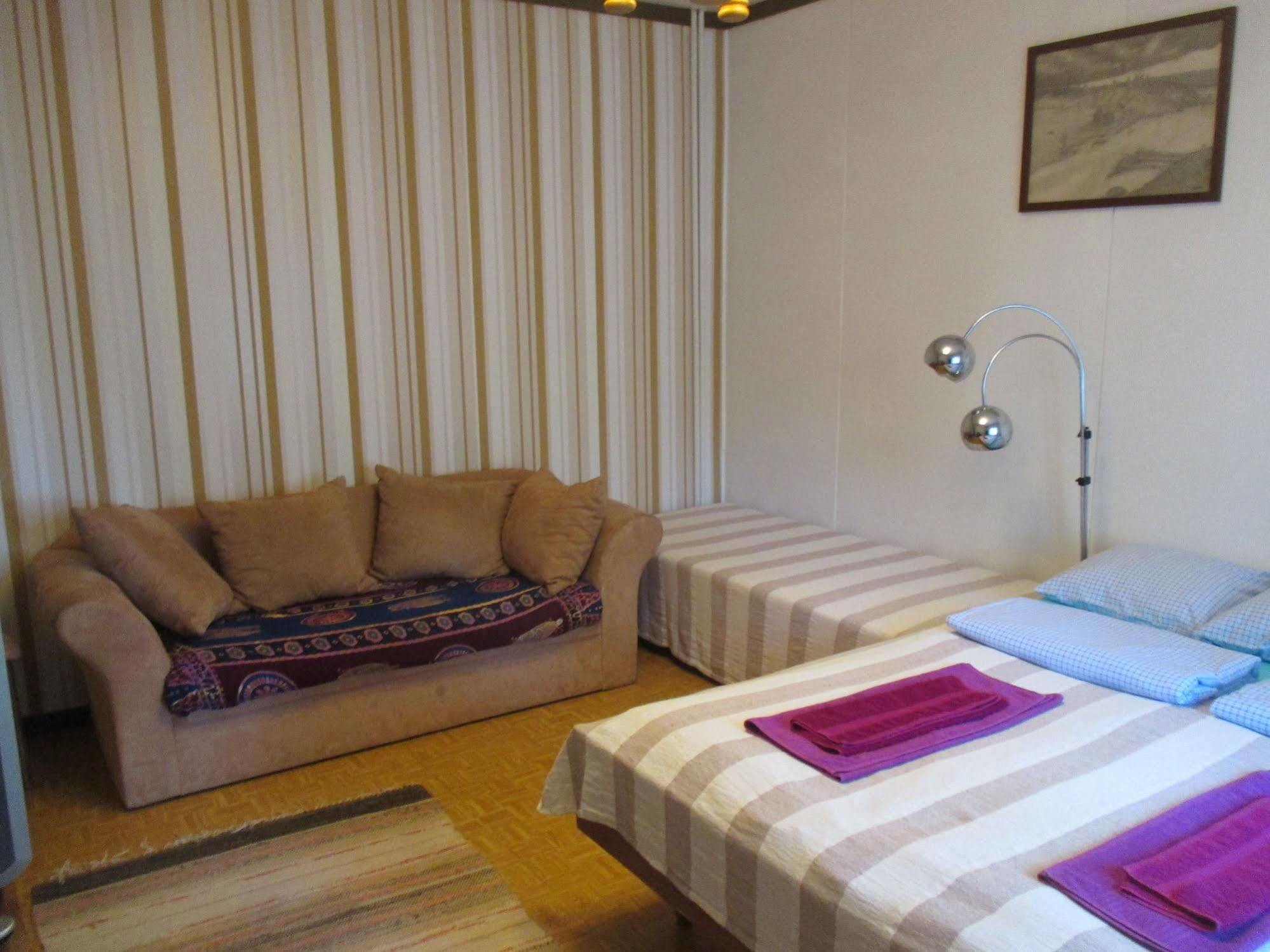 Guest House Ugrin Paikka Sippola Exterior photo